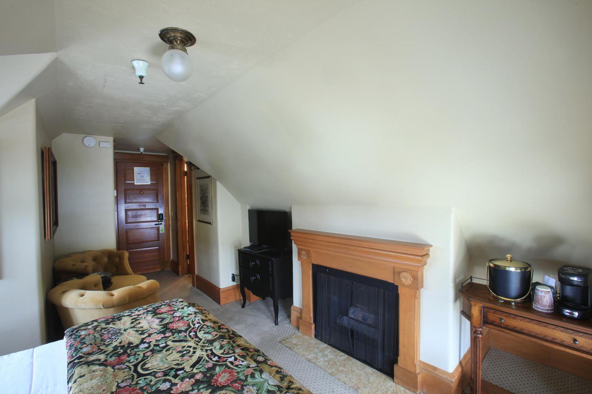 Queen Room